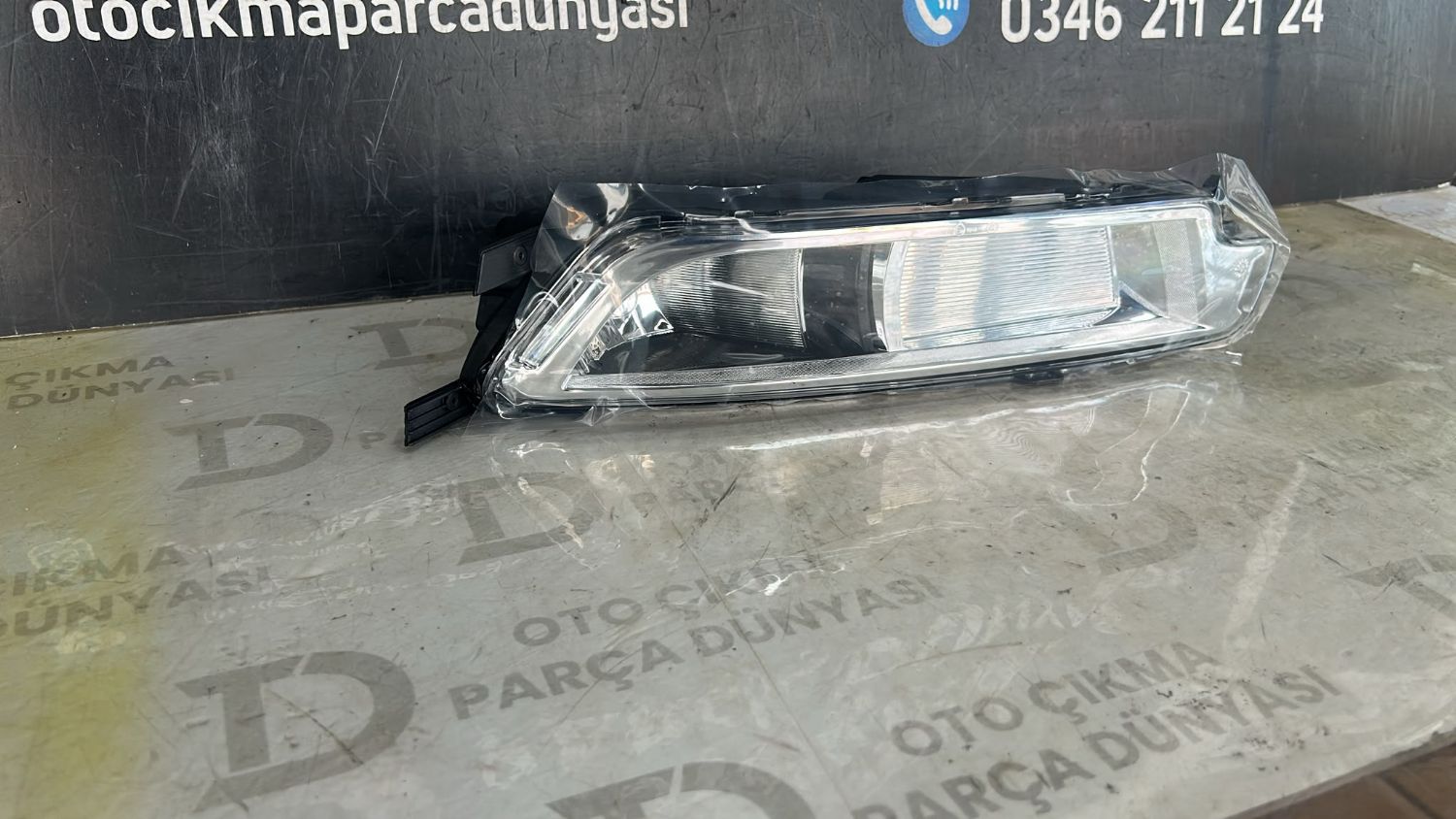 VOLKSWAGEN PASSAT B8 S�S FARI TEK DUYLU 2015 SA� TARAF SIFIR