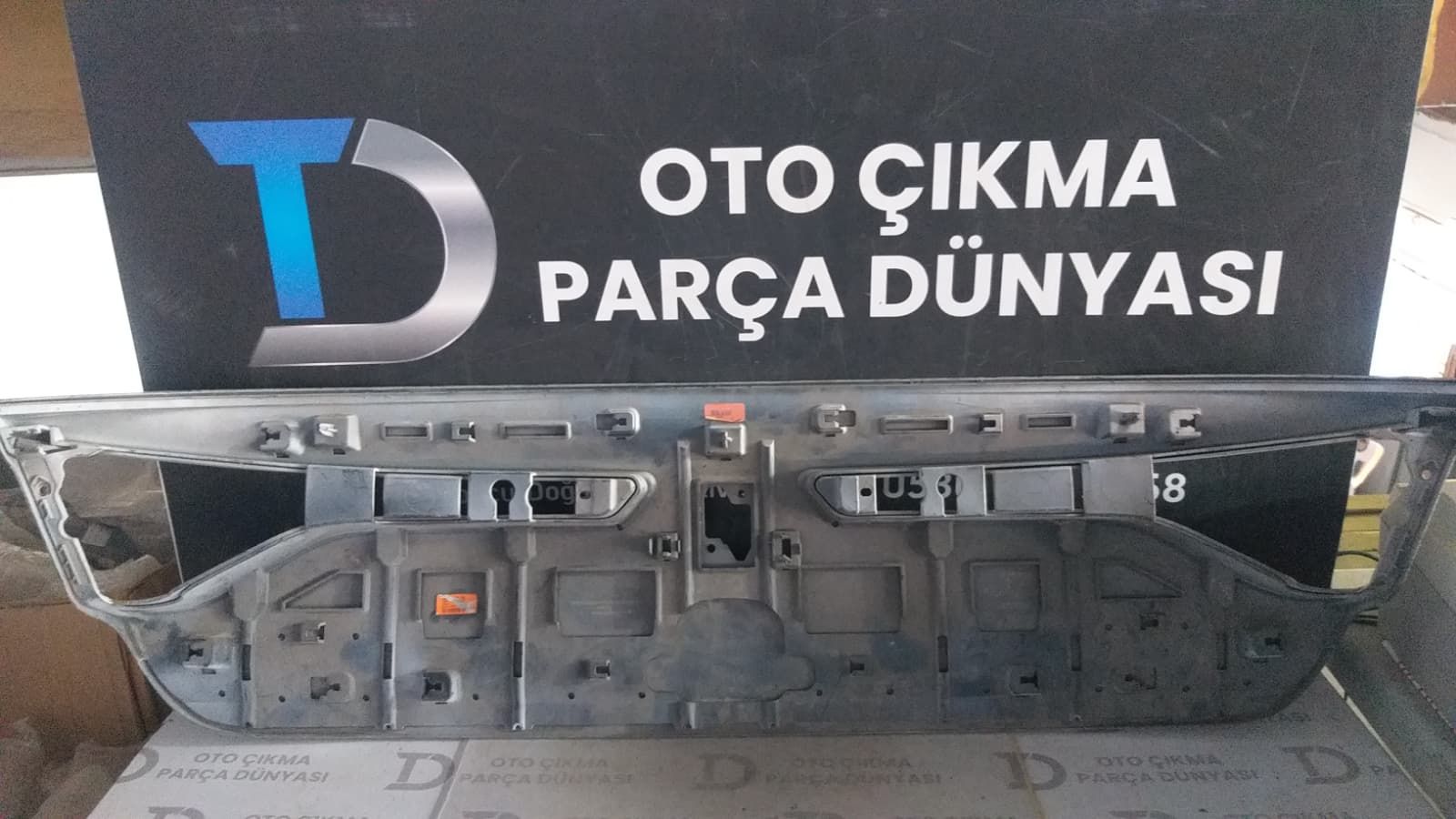 RENAULT MEGANE 4 ARKA BAGAJ KAPLAMASI HATCHBACK