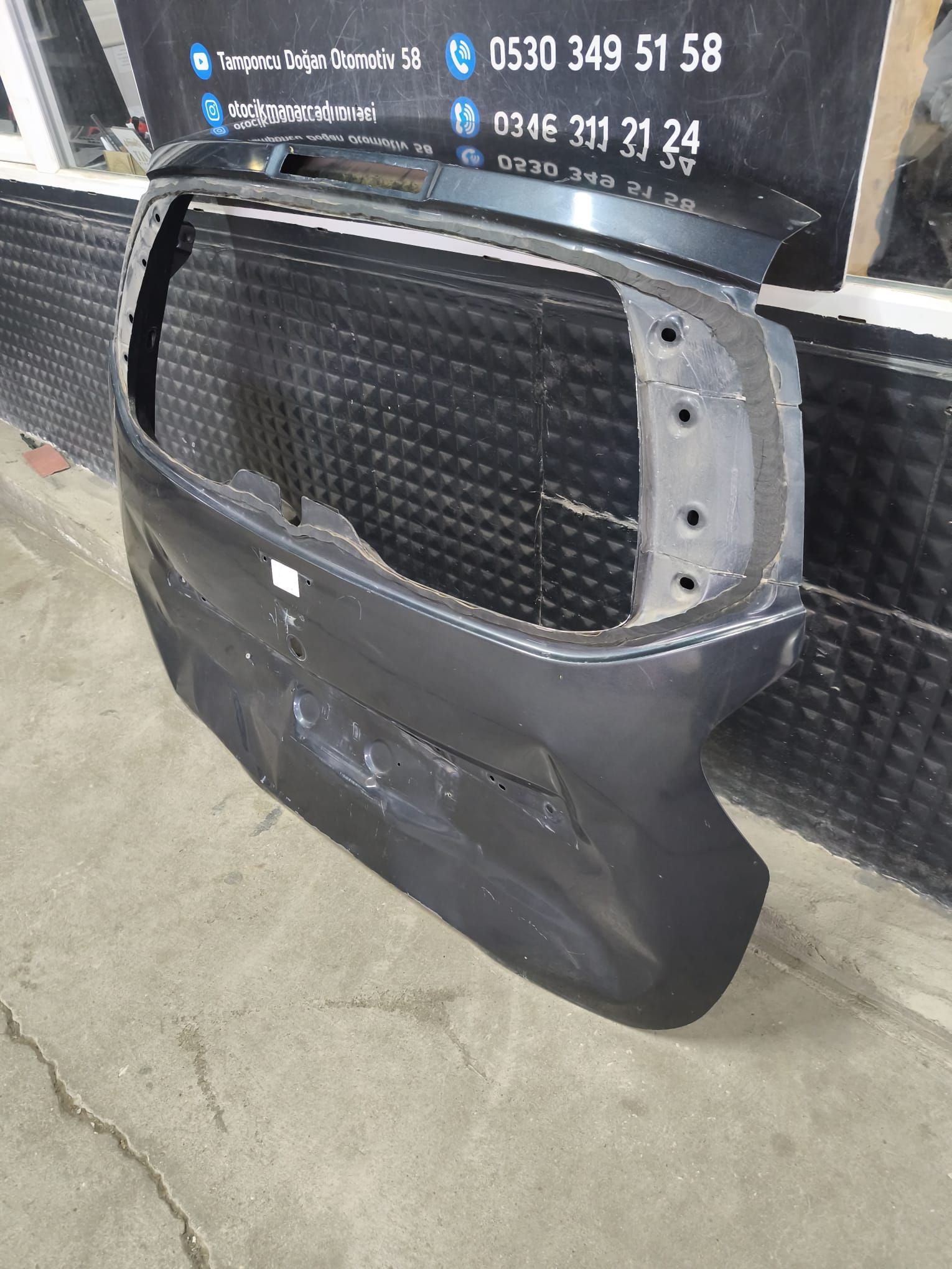 DAC�A LODGY ARKA BAGAJ KAPA�I 