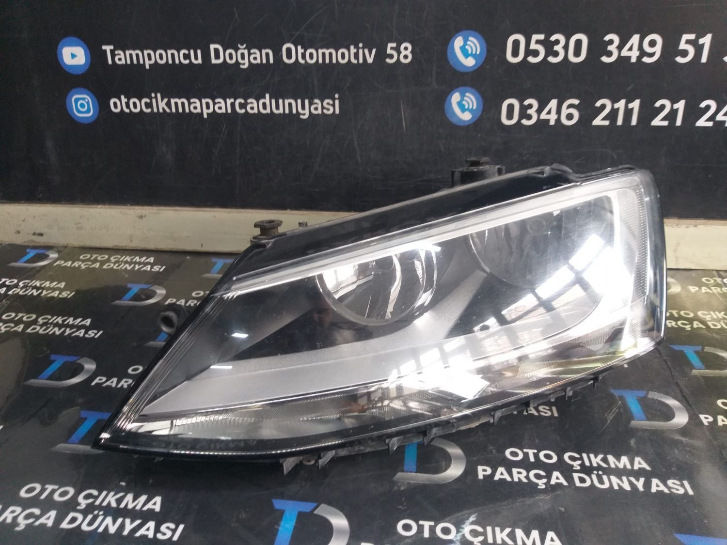 VOLKSWAGEN JETTA SOL FAR [11-18]