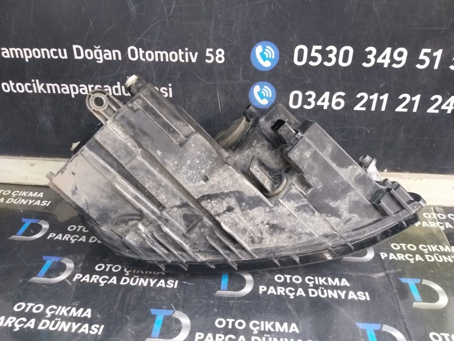 VOLKSWAGEN JETTA SOL FAR [11-18]