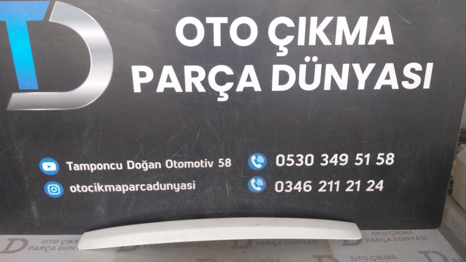 TOYOTA AVENS�S BAGAJ PLAKALIK �ST �ITASI