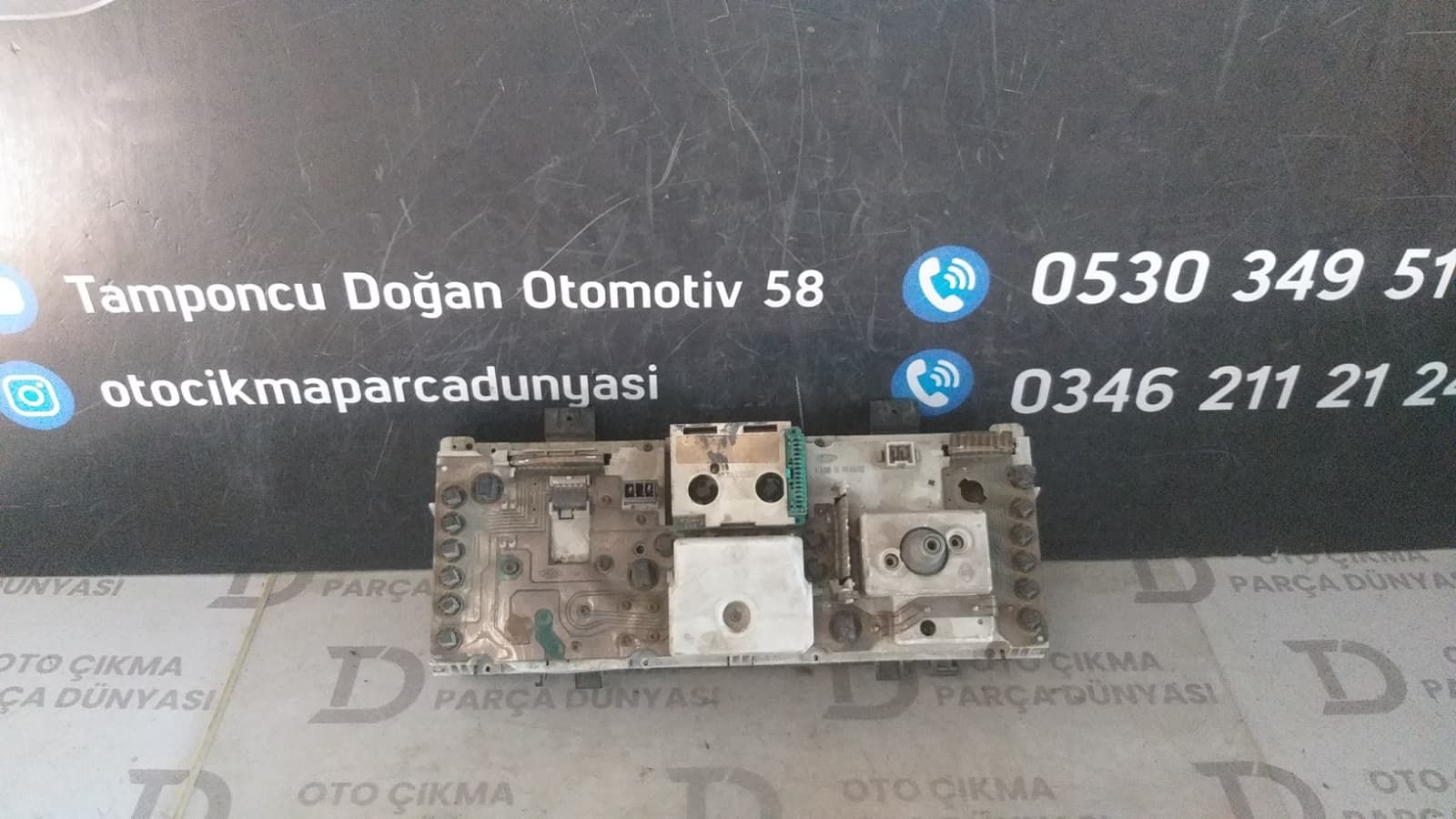 RENAULT 21 G�STERGE PANEL� CAM YOK