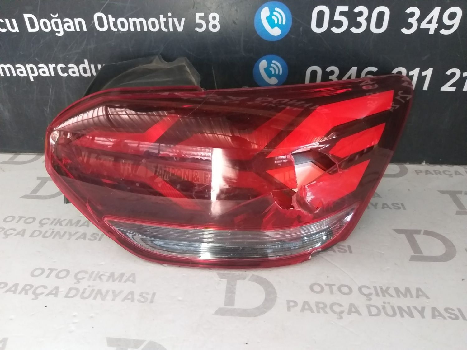 DAC�A SANDERO SA� STOP (11-13)