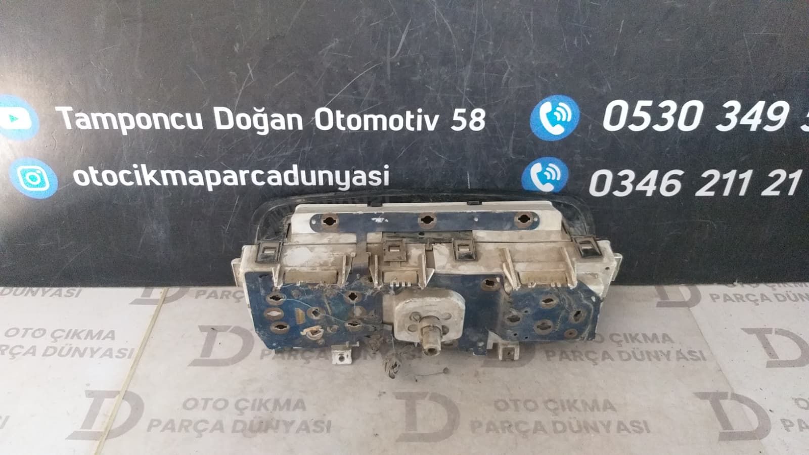 RENAULT 12 G�STERGE PANEL�