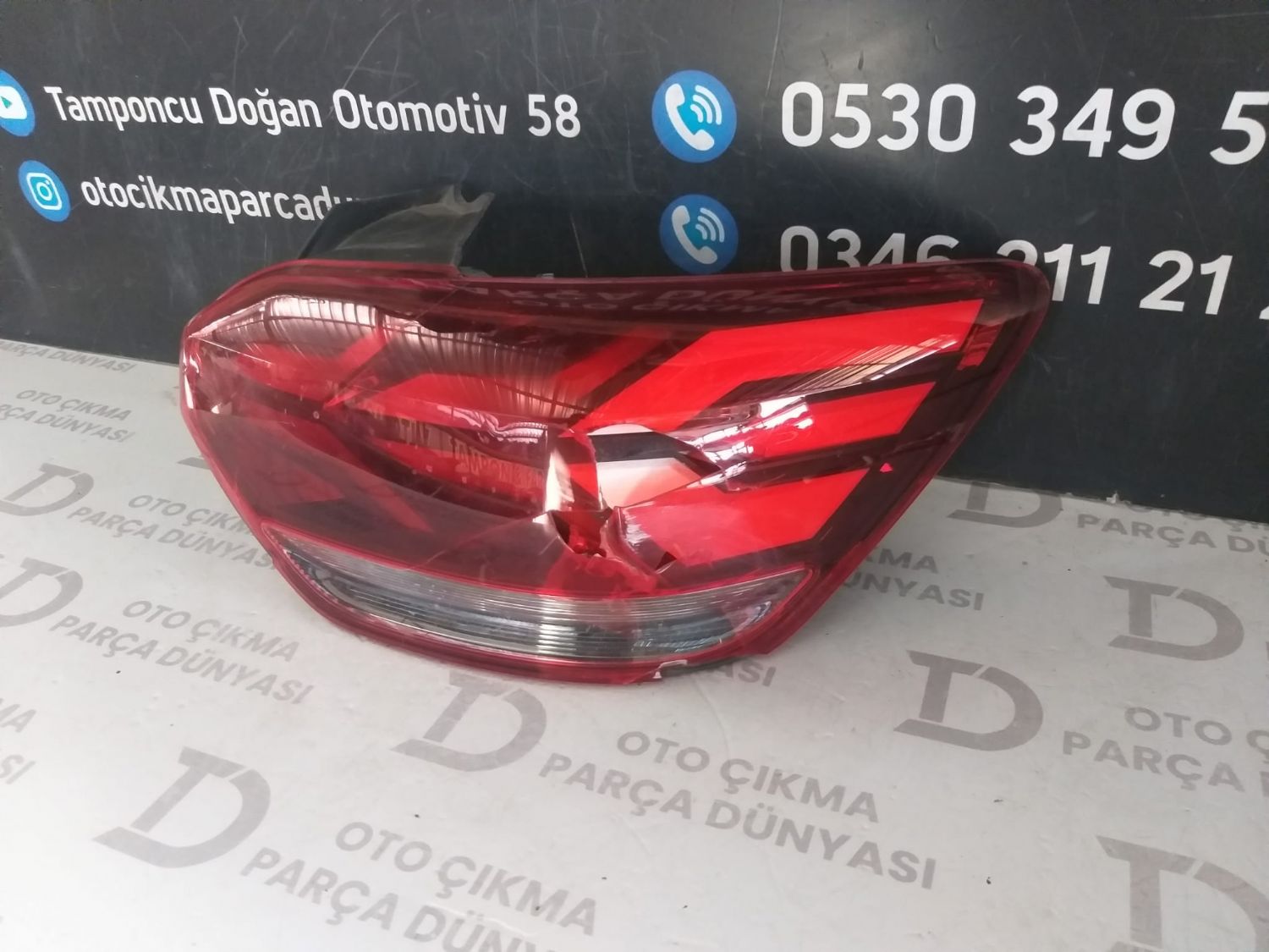 DAC�A SANDERO SA� STOP (11-13)