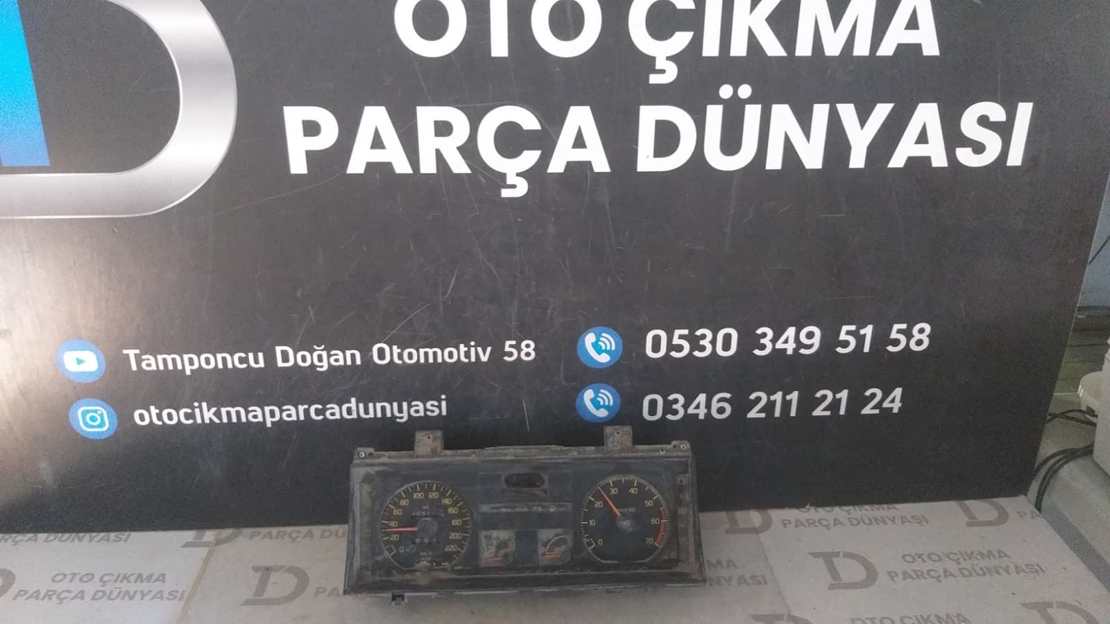 RENAULT 21 G�STERGE PANEL� CAM YOK