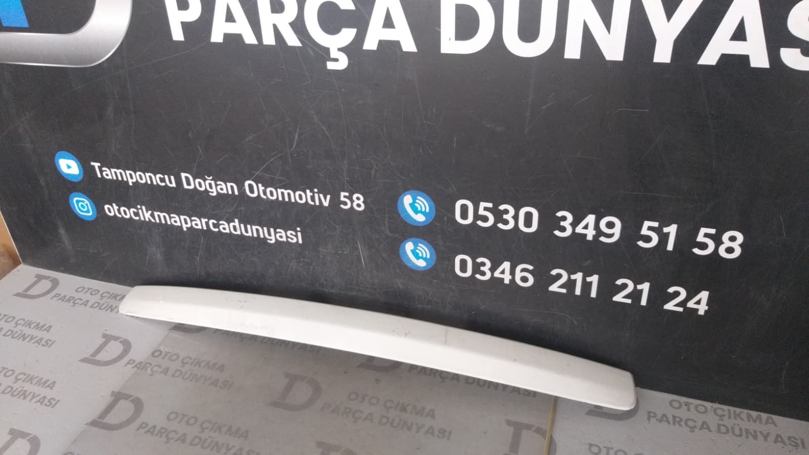 TOYOTA AVENS�S BAGAJ PLAKALIK �ST �ITASI