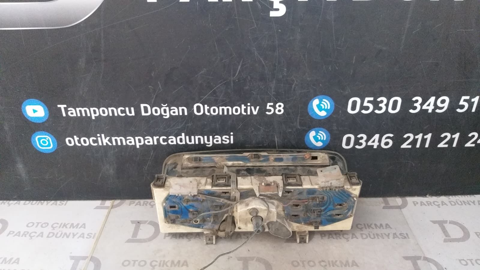 RENAULT 12 G�STERGE PANEL�