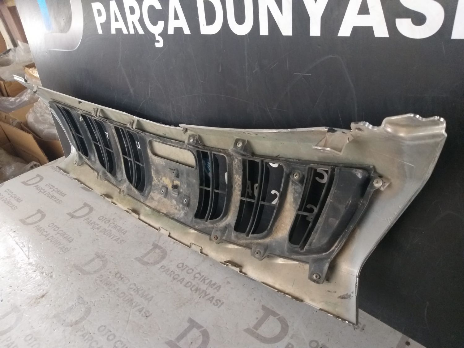 M�TSUB�SH� L200 �N PANJUR (15-18)